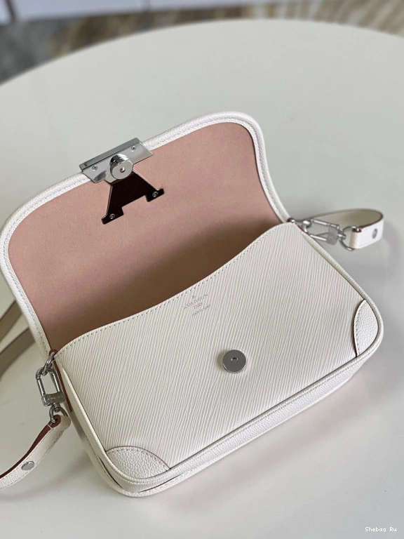 LOUIS VUITTON BUCI 0729